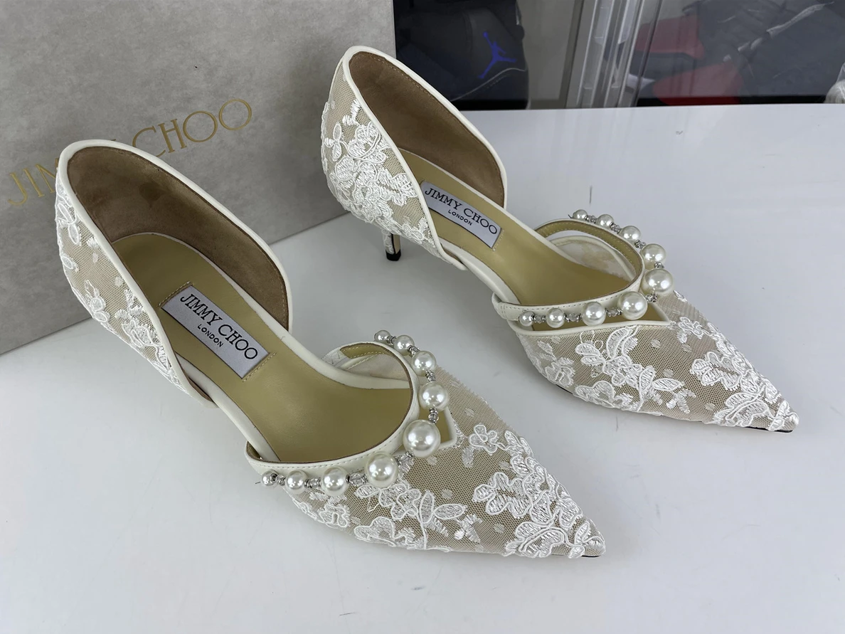 NewStyle JIMMY CHOO Tan heel with White Laces 3544