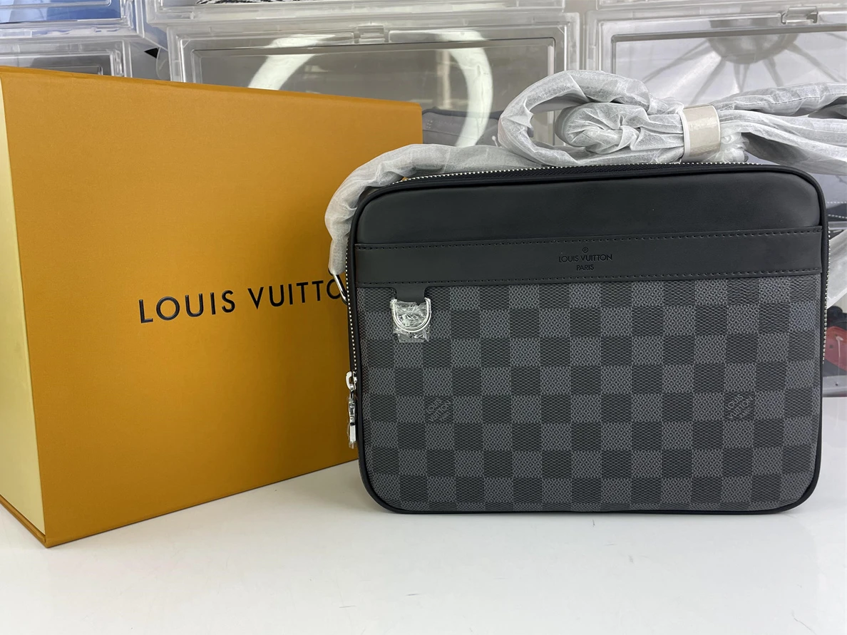 NewStyle LV Black trocadero NM postal bag ( 29 x 21 x 8 cm) 242