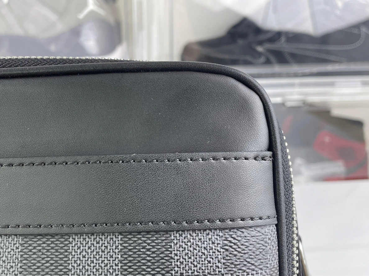 NewStyle LV Black trocadero NM postal bag ( 29 x 21 x 8 cm) 242