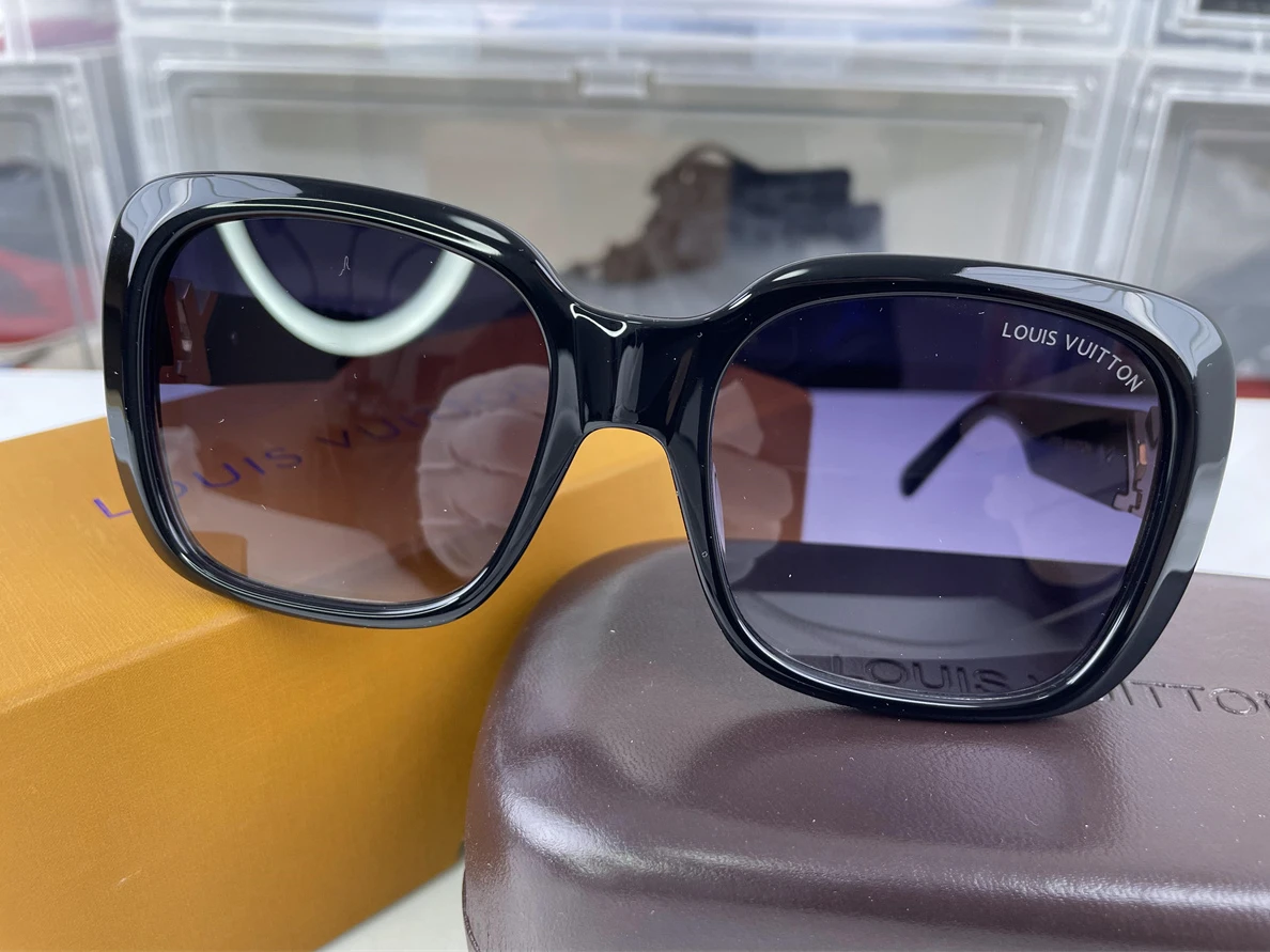 NewStyle Louis Vuitton Ladies Sunglasses 370