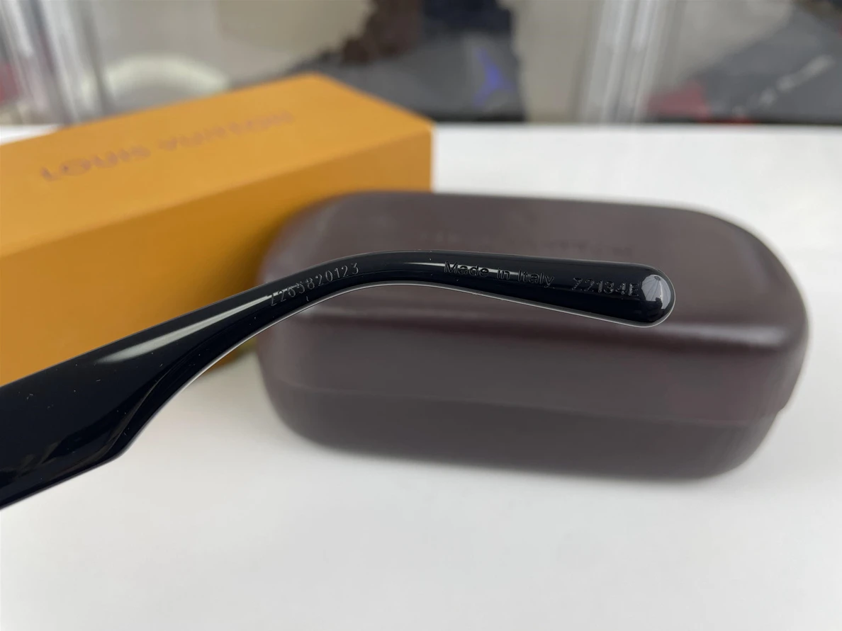 NewStyle Louis Vuitton Ladies Sunglasses 370