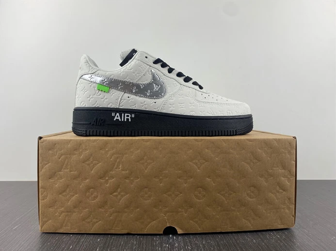 Nike Air Force 1 White Black UrbanStyle 2416