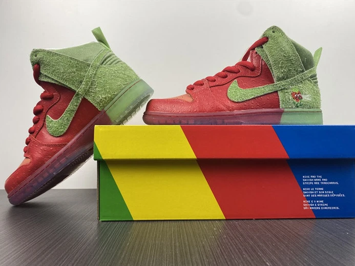 Nike SB Dunk High Strawberry Cough CW7093-600 Popular 2049