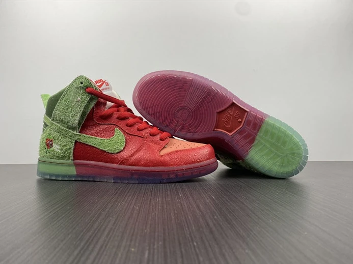Nike SB Dunk High Strawberry Cough CW7093-600 Popular 2049