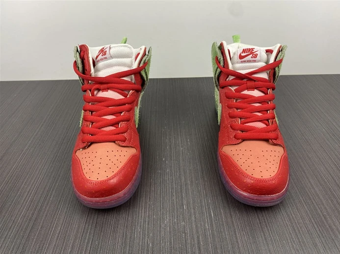 Nike SB Dunk High Strawberry Cough CW7093-600 Popular 2049