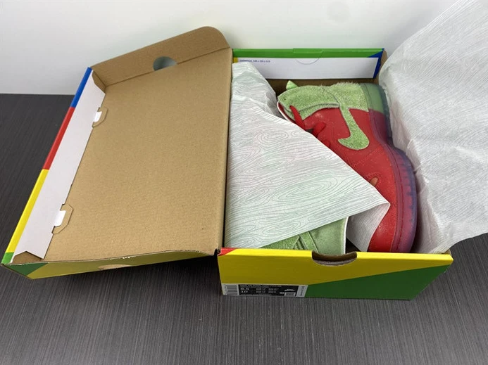 Nike SB Dunk High Strawberry Cough CW7093-600 Popular 2049