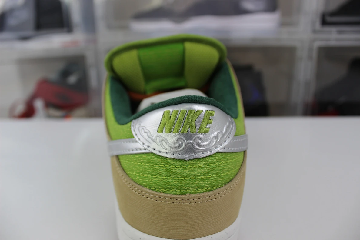 Nike SB Dunk Low “Escargot” ModernLook 1713