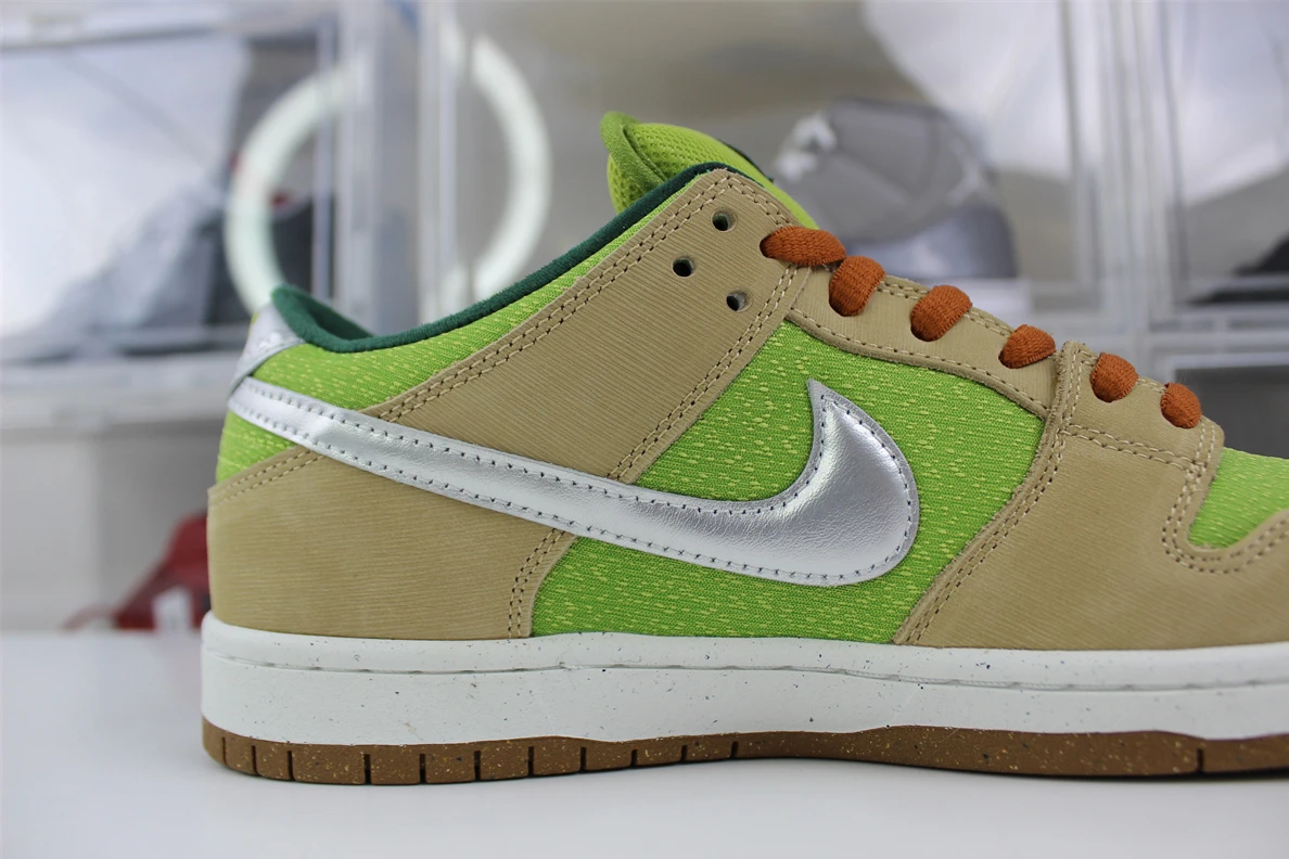 Nike SB Dunk Low “Escargot” ModernLook 1713