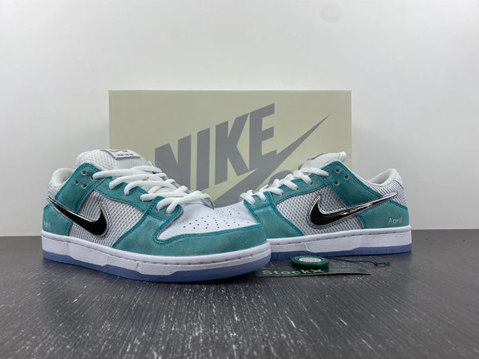 Nike SB Dunk Low FD2562-400 GoodFit 1773
