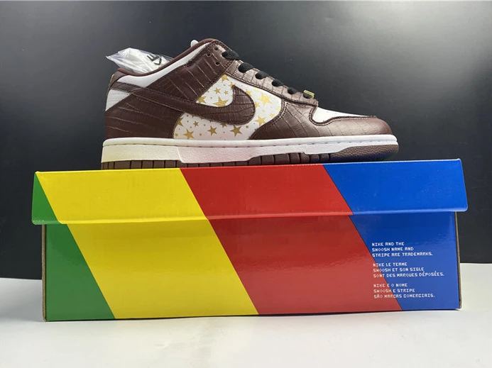 Nike SB Dunk Low Supreme Stars Barkroot Brown DH3228-103 UrbanStyle 2089