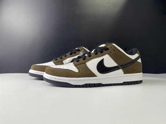 Nike SB Dunk Low White Black Trail End Brown 304292-102 SportInspired 2212