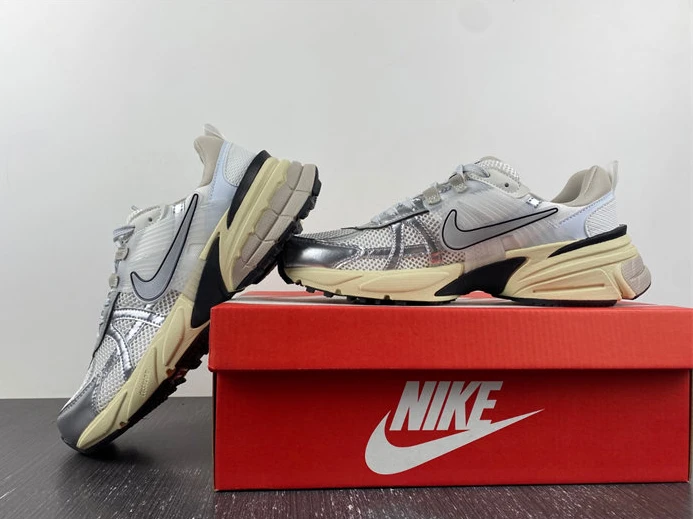 Nike V2K Run Summit White Metallic Silver FD0736-100 GoodFit 2755