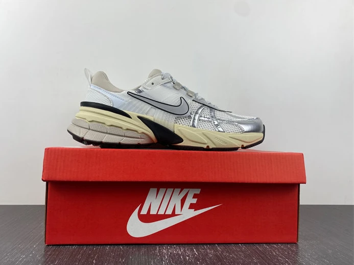 Nike V2K Run Summit White Metallic Silver FD0736-100 GoodFit 2755