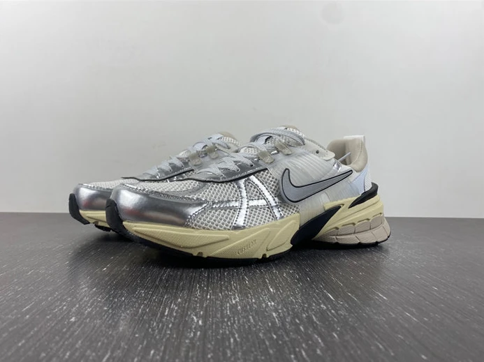 Nike V2K Run Summit White Metallic Silver FD0736-100 GoodFit 2755