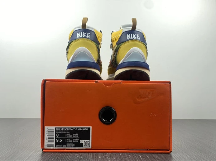 Nike Vaporwaffle sacai Jean Paul Gaultier Sesame Blue GoAnywhere 2701