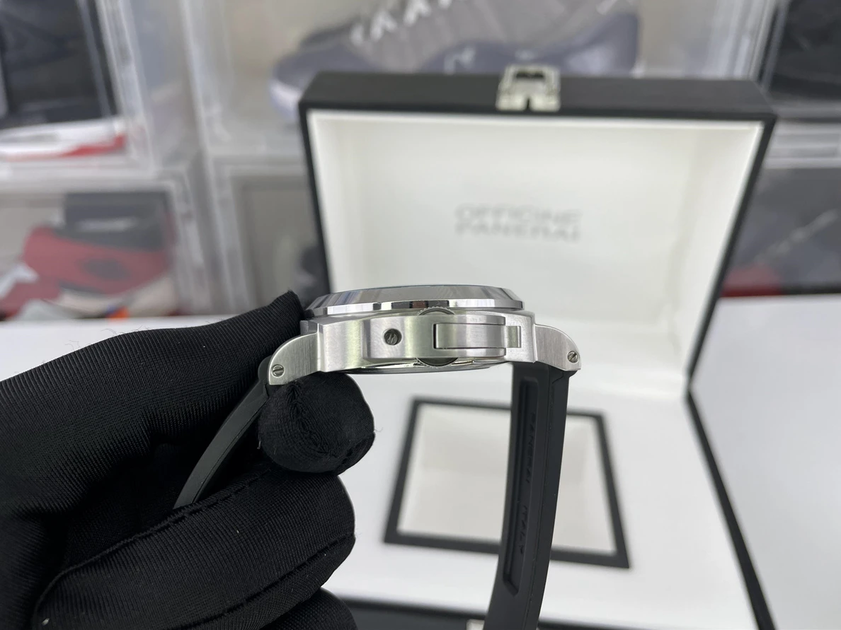 OFFICINE Panerai Black Luminor GMT DailyWear 311