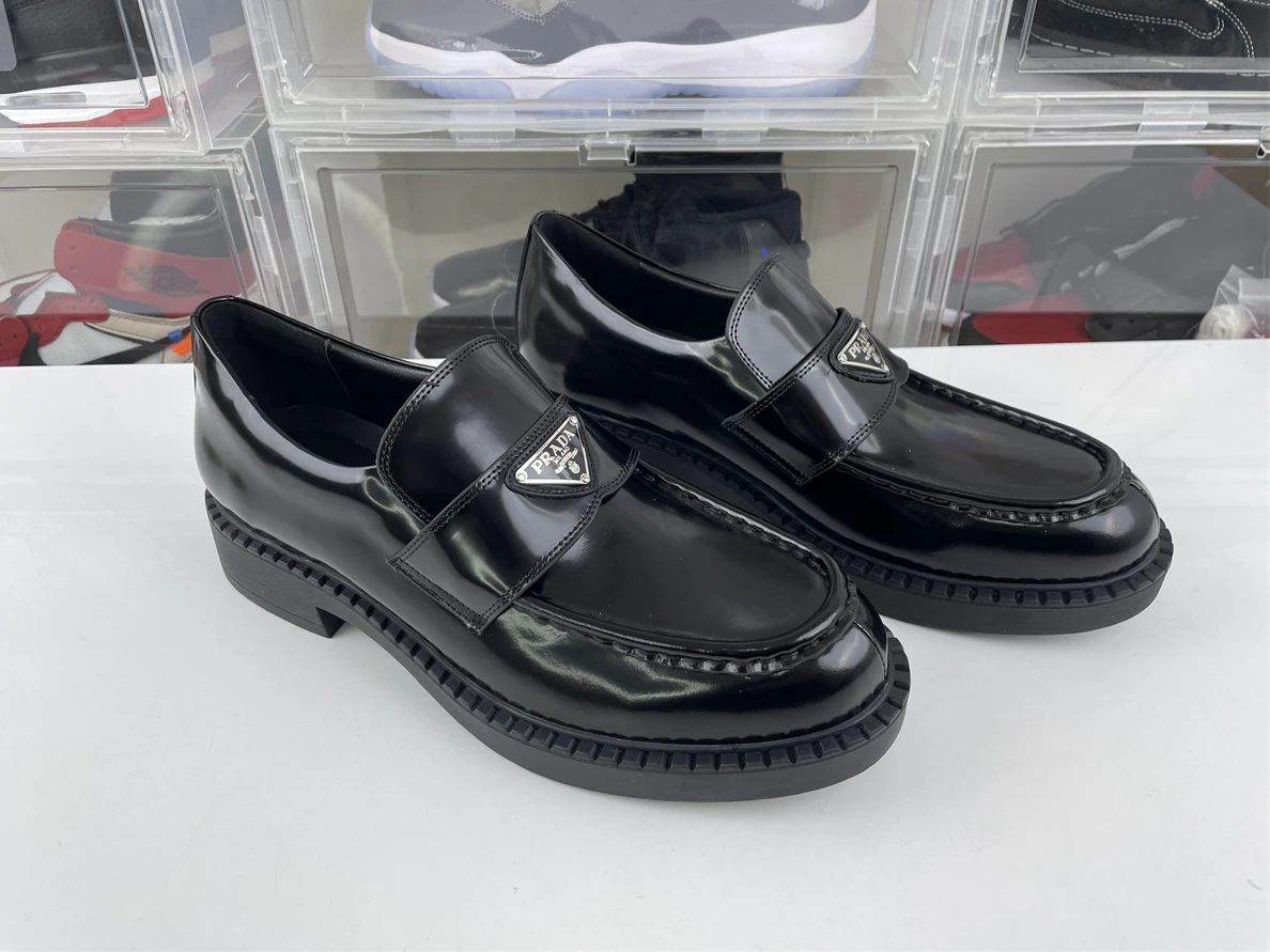 PRADA Black shoes for Unisex Popular 3566