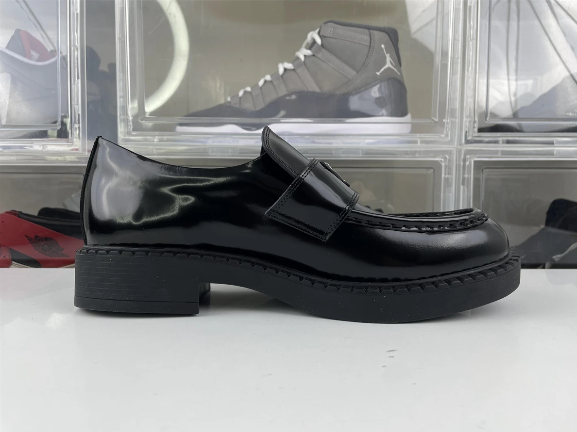 PRADA Black shoes for Unisex Popular 3566