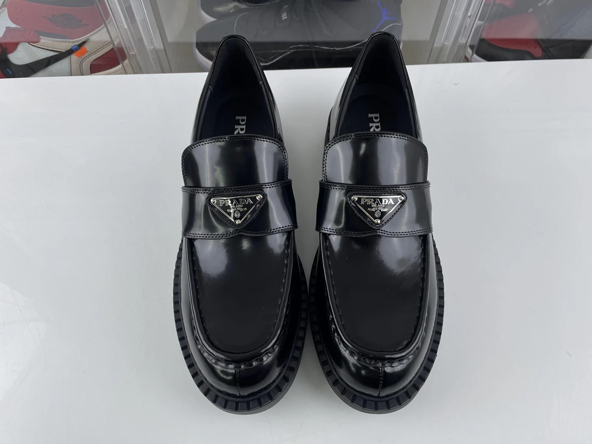 PRADA Black shoes for Unisex Popular 3566