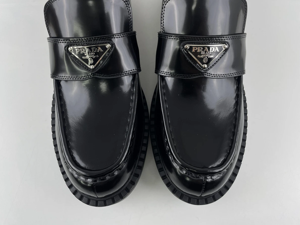 PRADA Black shoes for Unisex Popular 3566