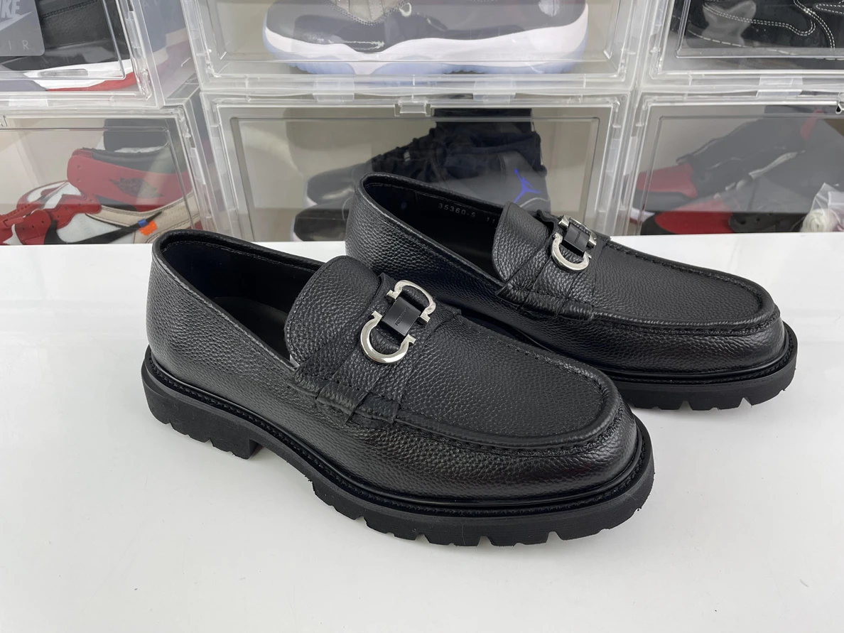 Popular 6358 Ferragamo Black unisex shoes Mille 3562