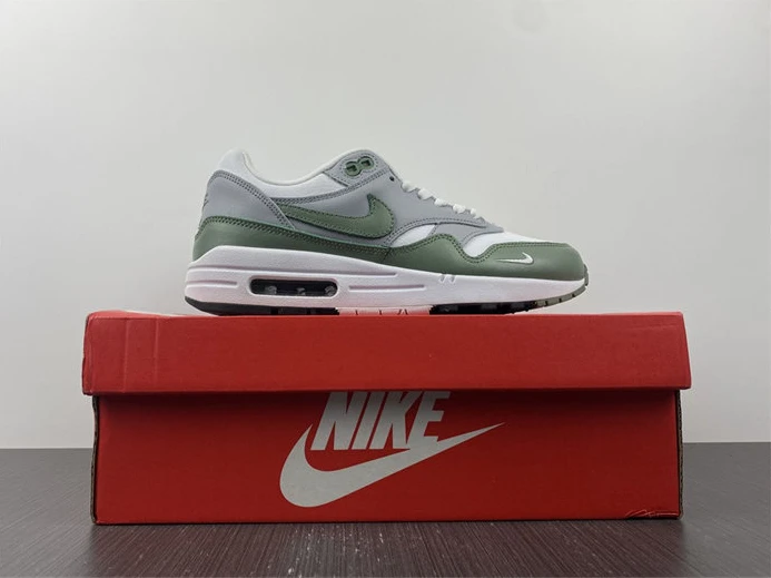 Popular 8217 Nike Air Max 1 Spiral Sage DB5074- 2569