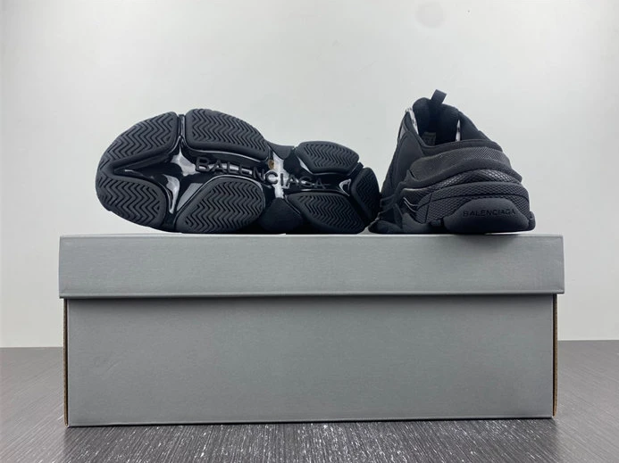 Popular BALENCIAGA TRIPLE S 755686 W3SM2 1000 3310