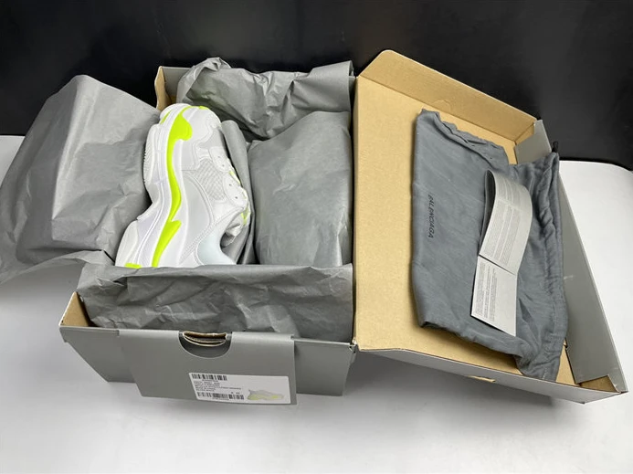 Popular BLCG TRIPLE SNEAKER 536737 W0901 9088 3398
