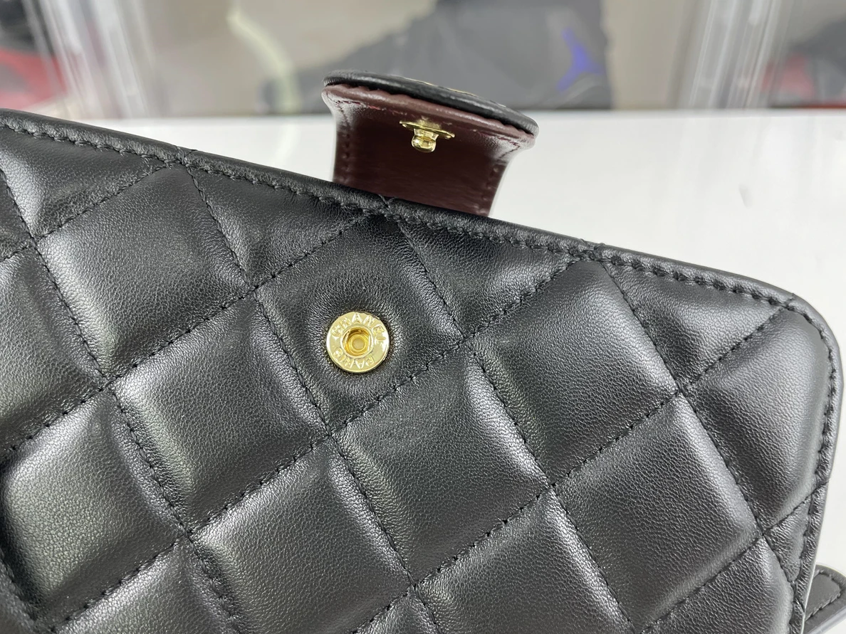 Popular CHANEL Black wallet card holder (15 cm) 232