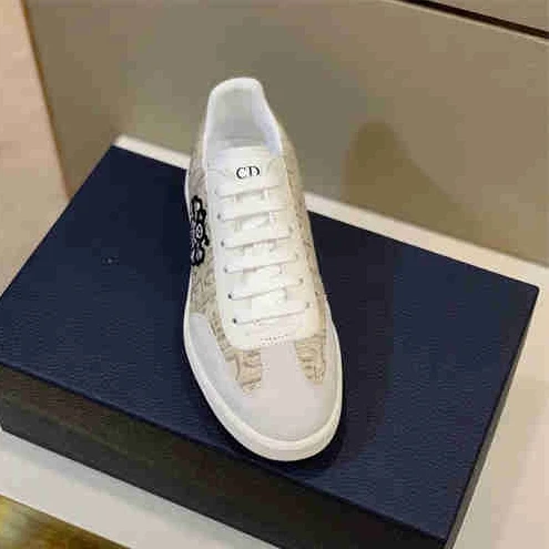 Popular DR Sneaker 1637