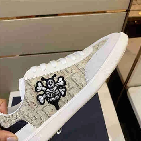 Popular DR Sneaker 1637