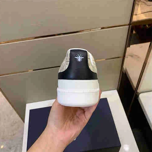 Popular DR Sneaker 1637