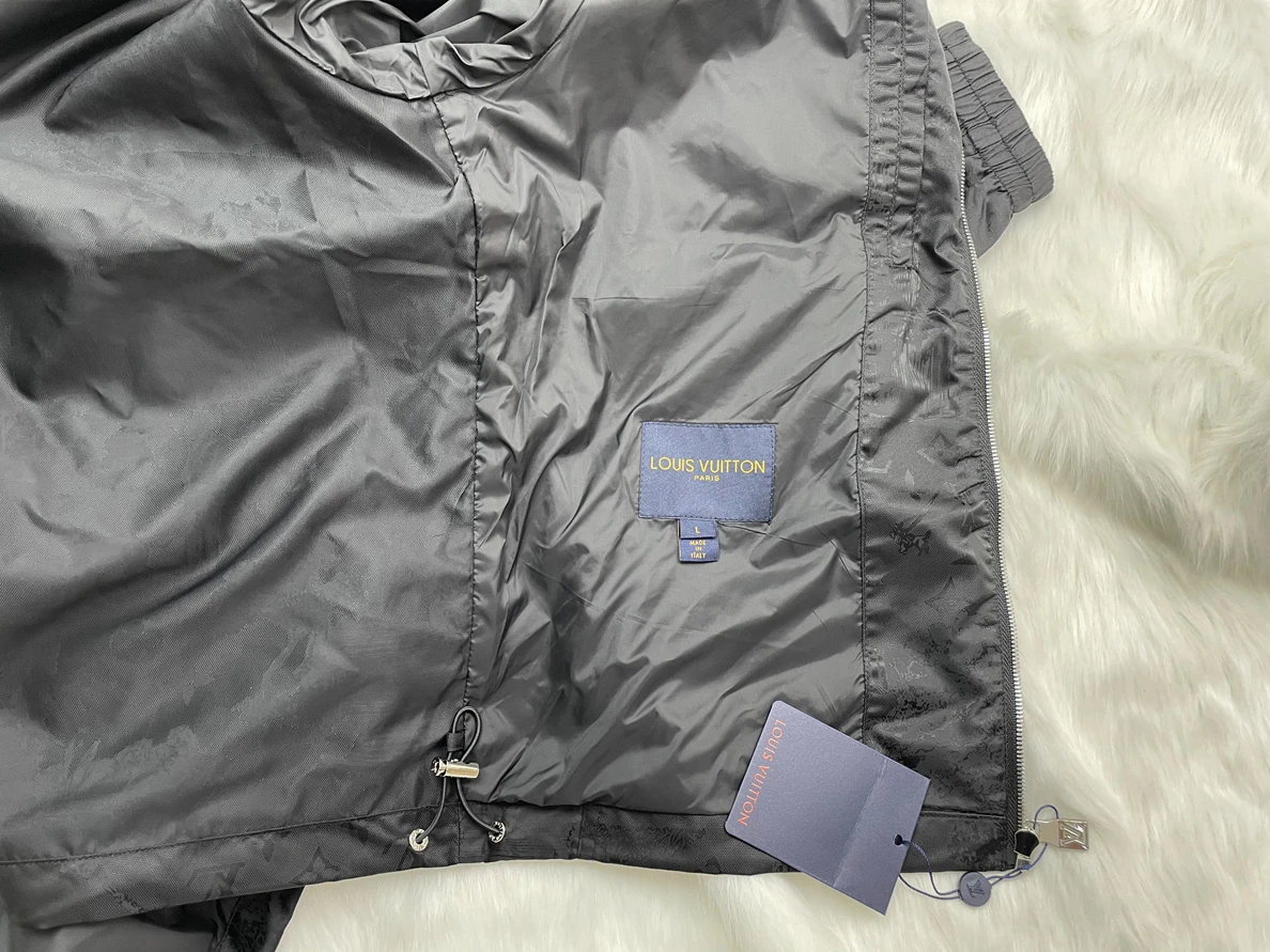 Popular LV Black Jacket for Spring   fall 31