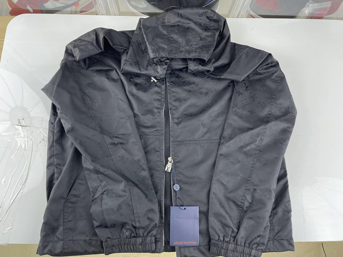 Popular LV Black Jacket for Spring   fall 31