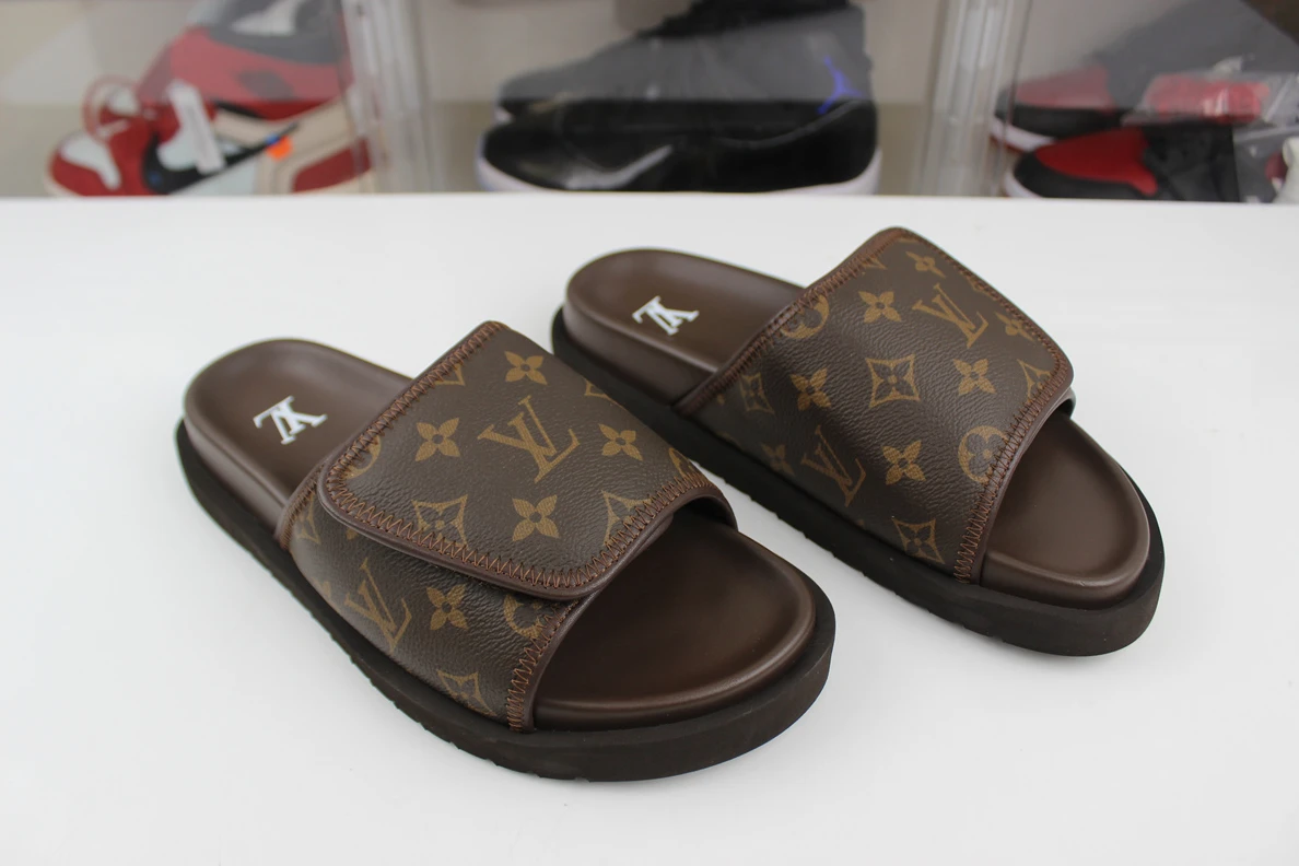 Popular LV Loupe Vulttou Miami Slide Brown 213