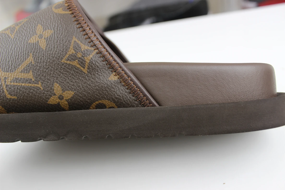 Popular LV Loupe Vulttou Miami Slide Brown 213
