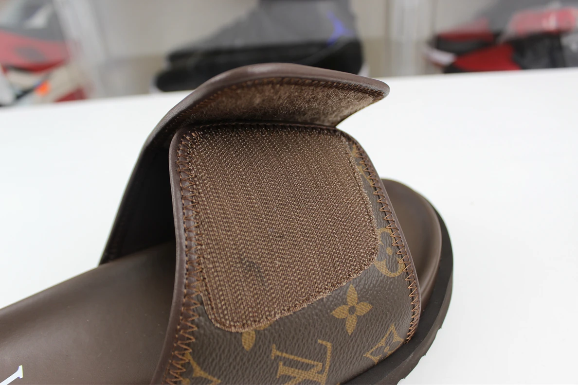 Popular LV Loupe Vulttou Miami Slide Brown 213