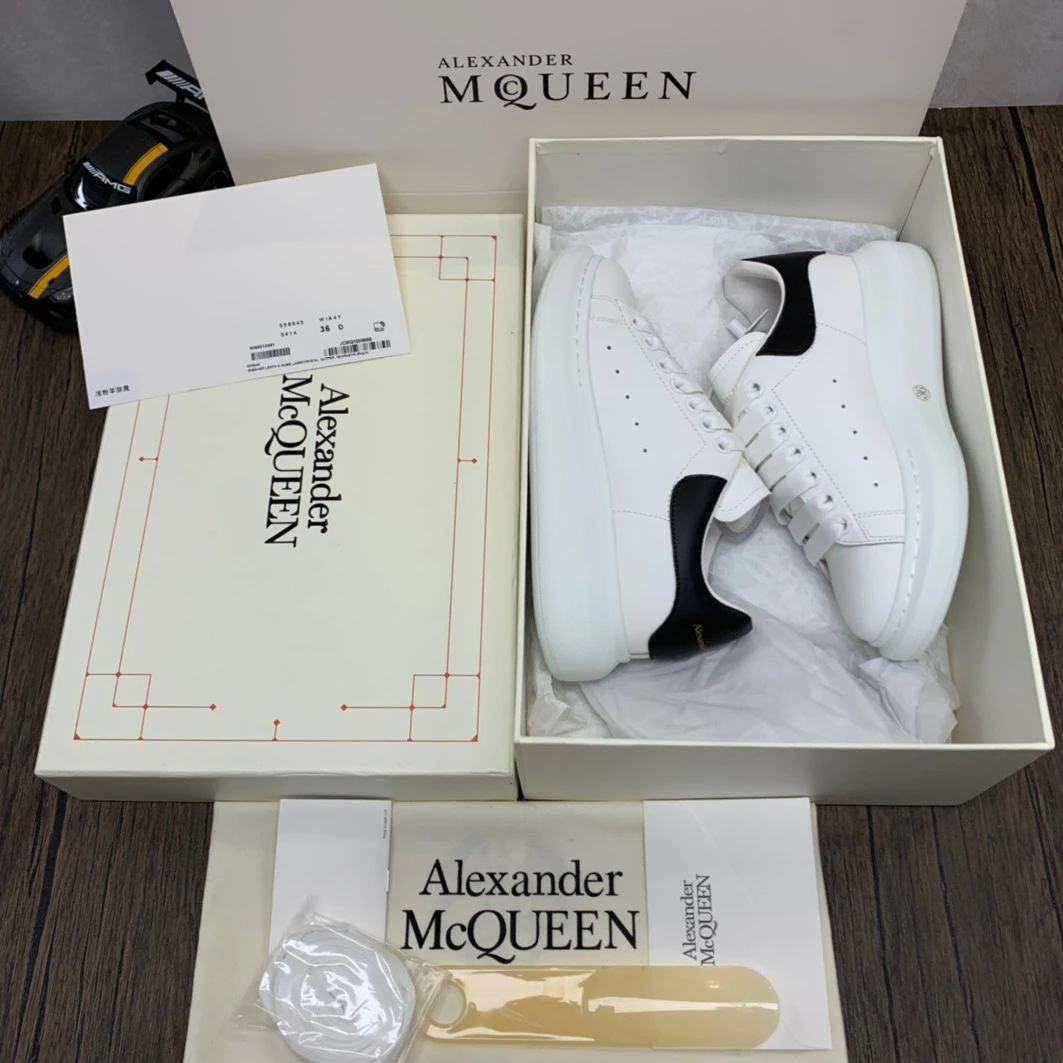 Popular McQuen Ivory Black 553680WHGP59061 1411
