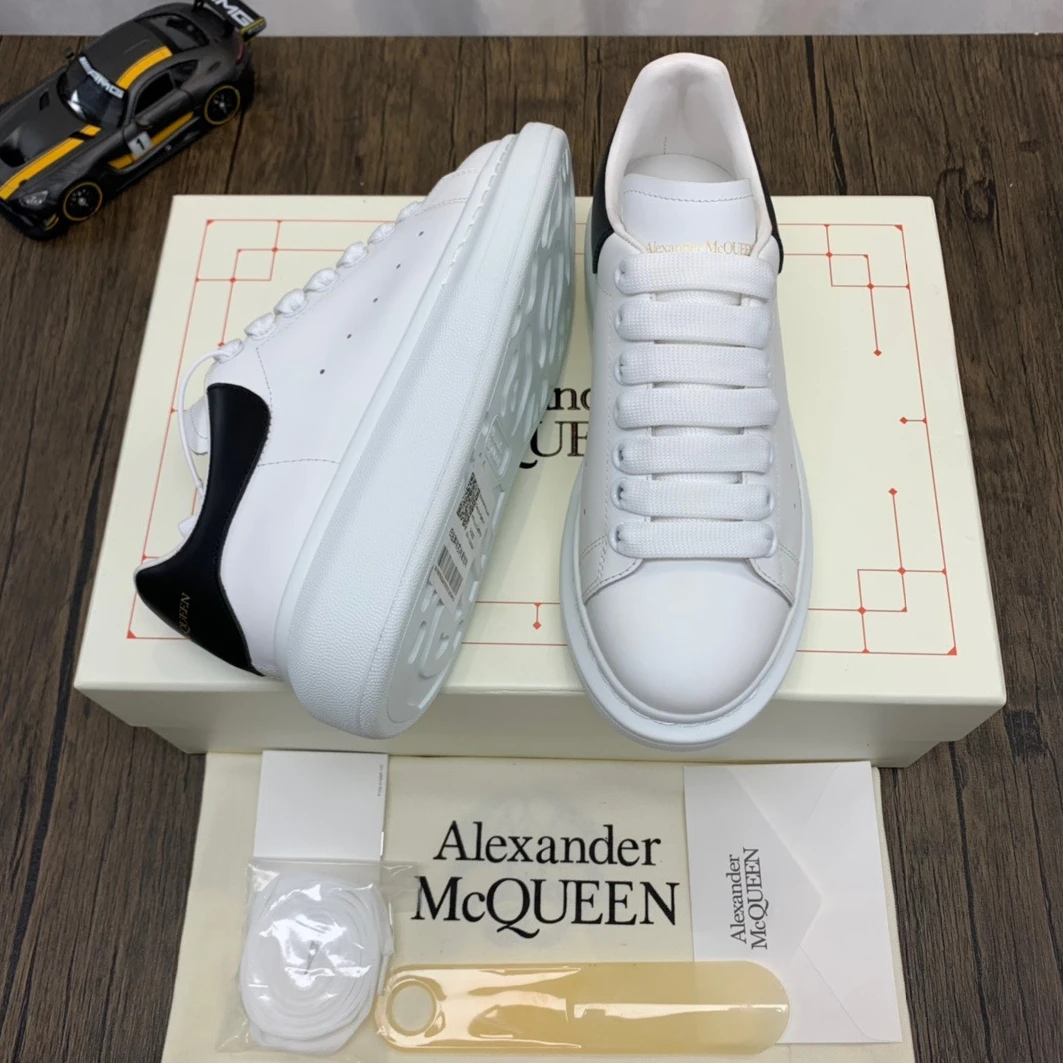 Popular McQuen Ivory Black 553680WHGP59061 1411
