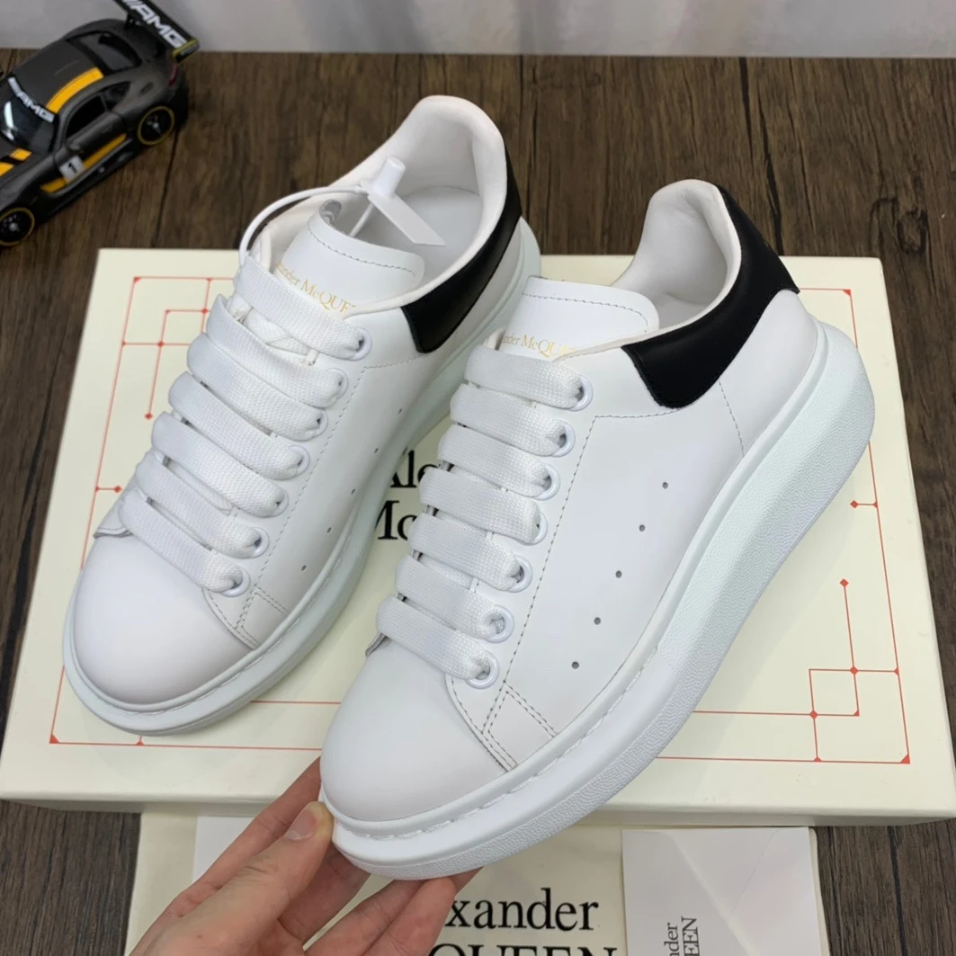 Popular McQuen Ivory Black 553680WHGP59061 1411