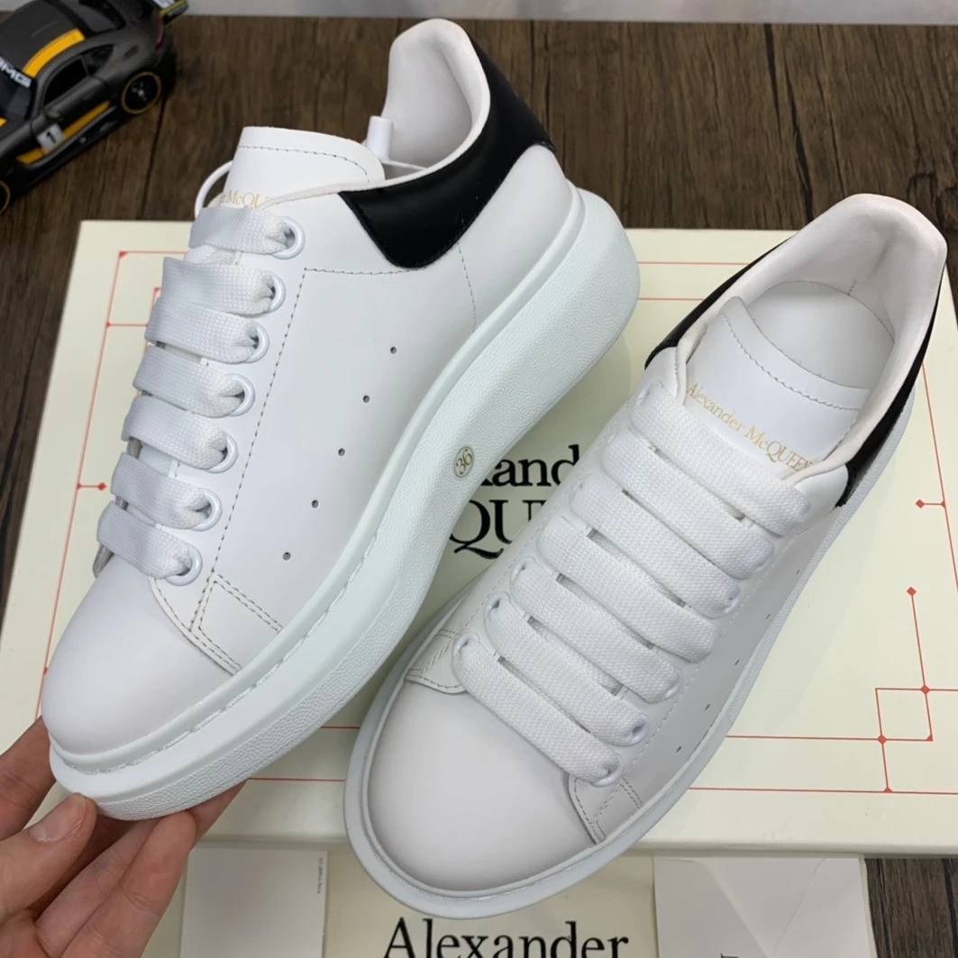 Popular McQuen Ivory Black 553680WHGP59061 1411