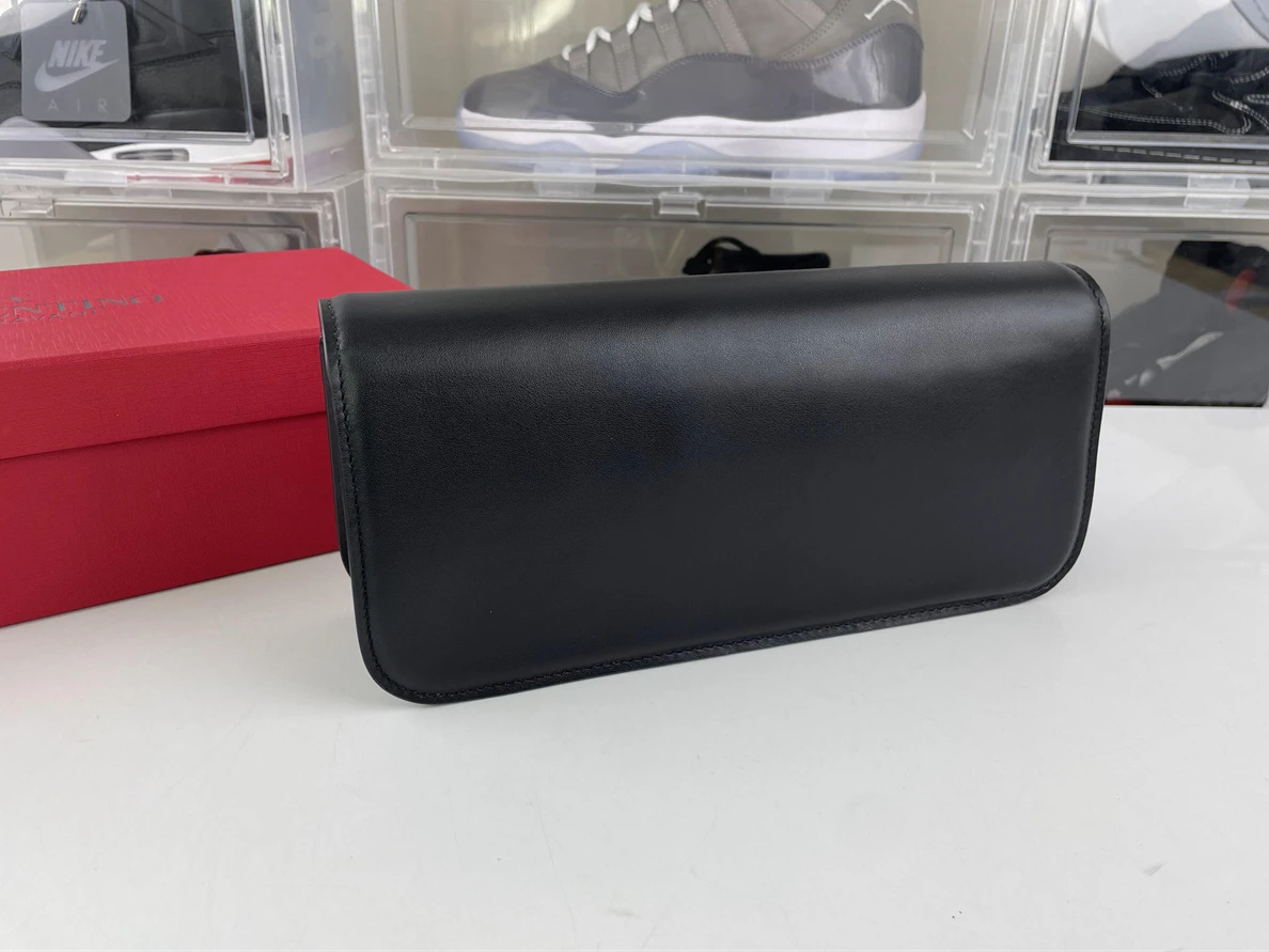 Popular Valentino Garavani Black Gold (27 x 13 x6 cm) 264