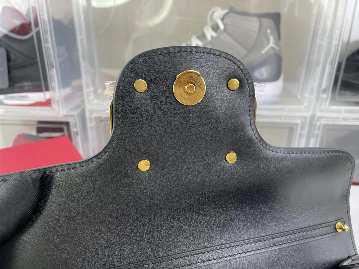 Popular Valentino Garavani Black Gold (27 x 13 x6 cm) 264