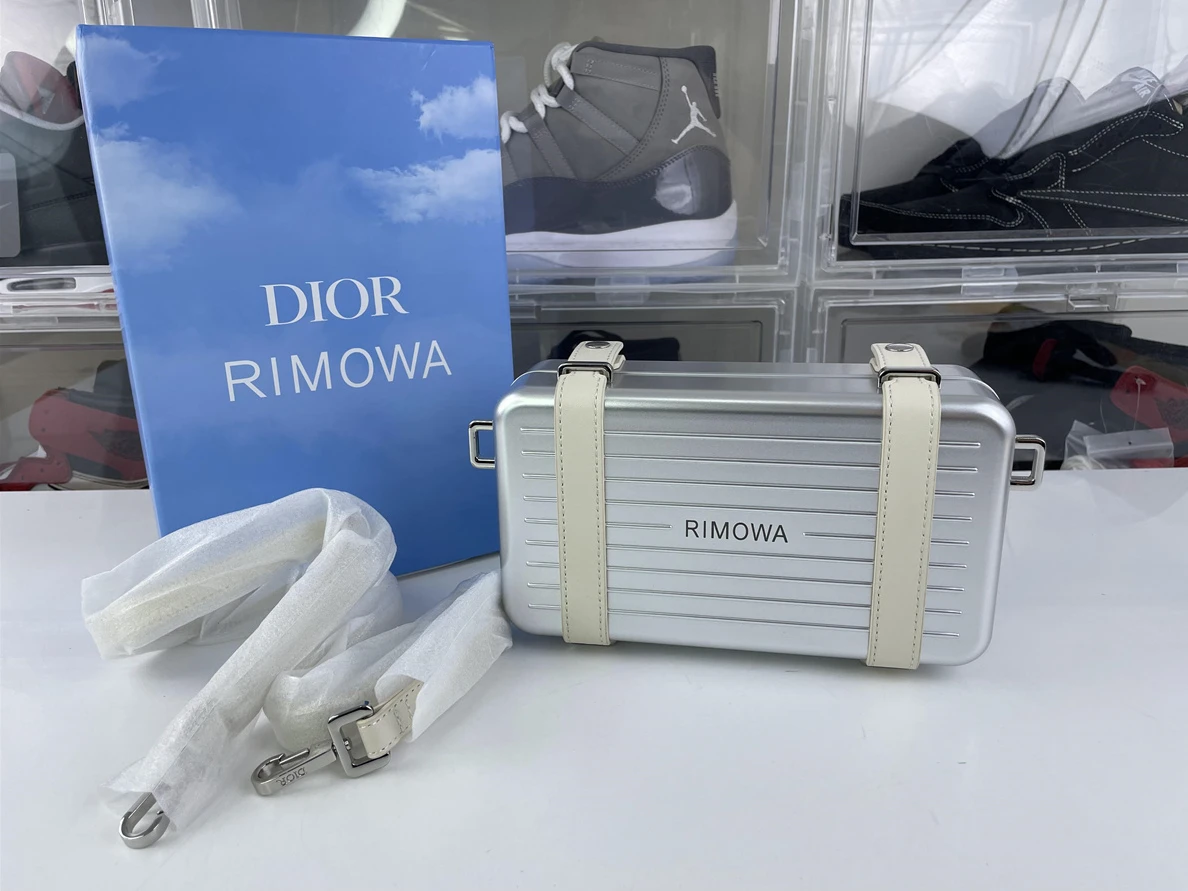 Rimowa Silver with Pink strap leather Cross-body bags Dior (20cm) BestValue 225