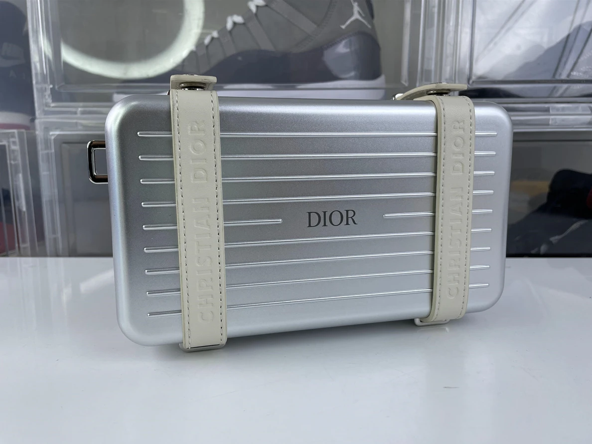 Rimowa Silver with Pink strap leather Cross-body bags Dior (20cm) BestValue 225