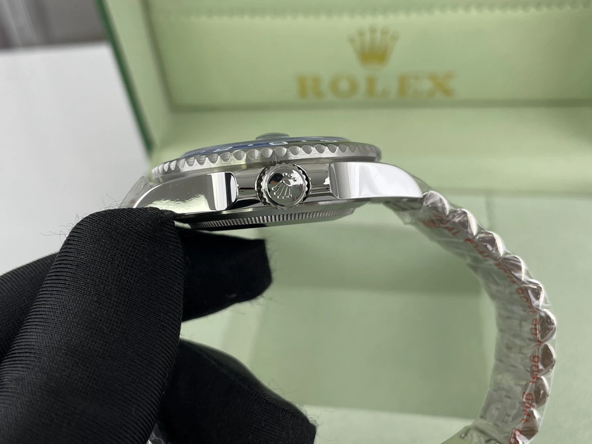Rolex Black Blue Ghost watch (43 mm) Fashionable 304