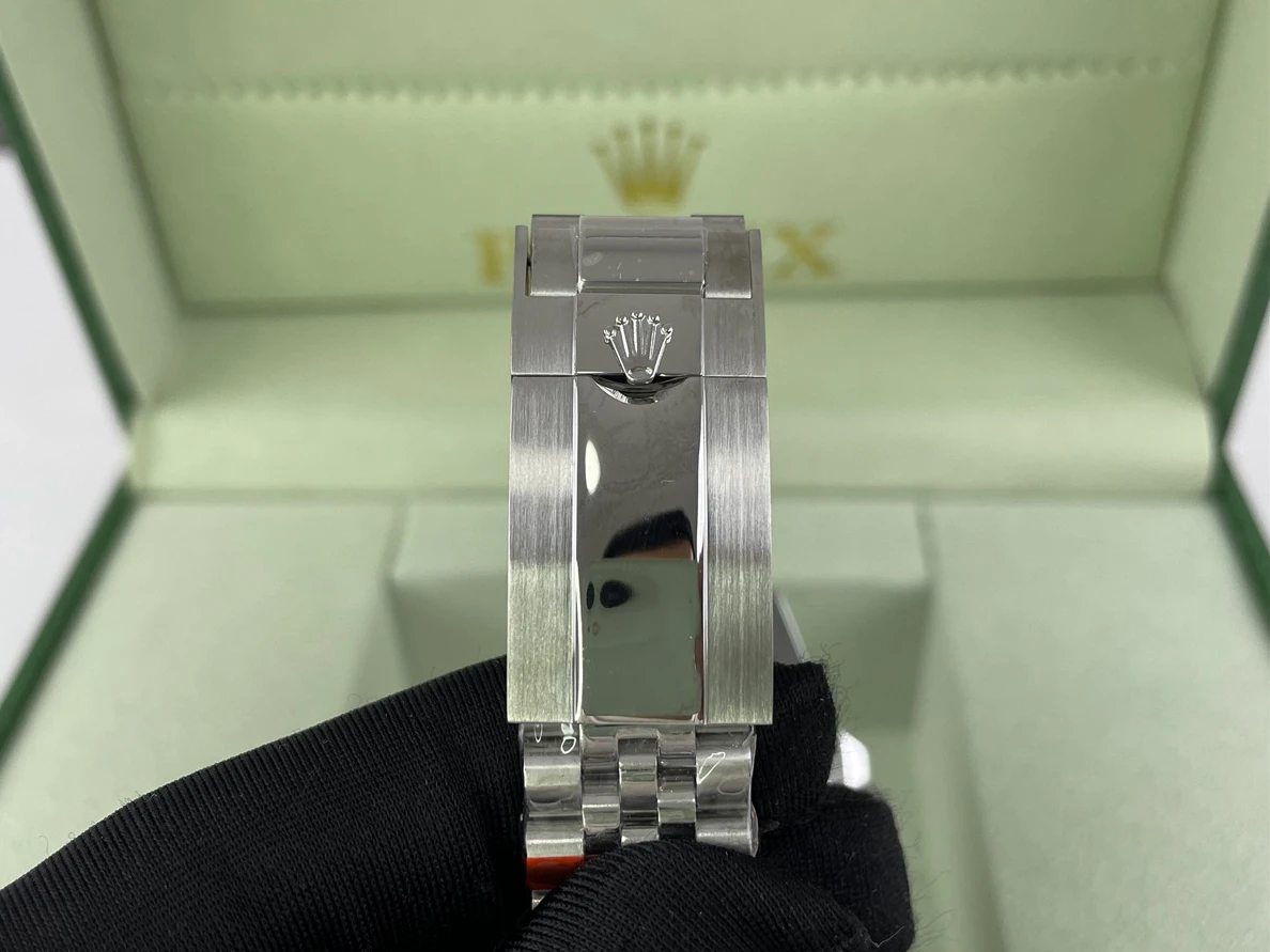 Rolex Black Blue Ghost watch (43 mm) Fashionable 304