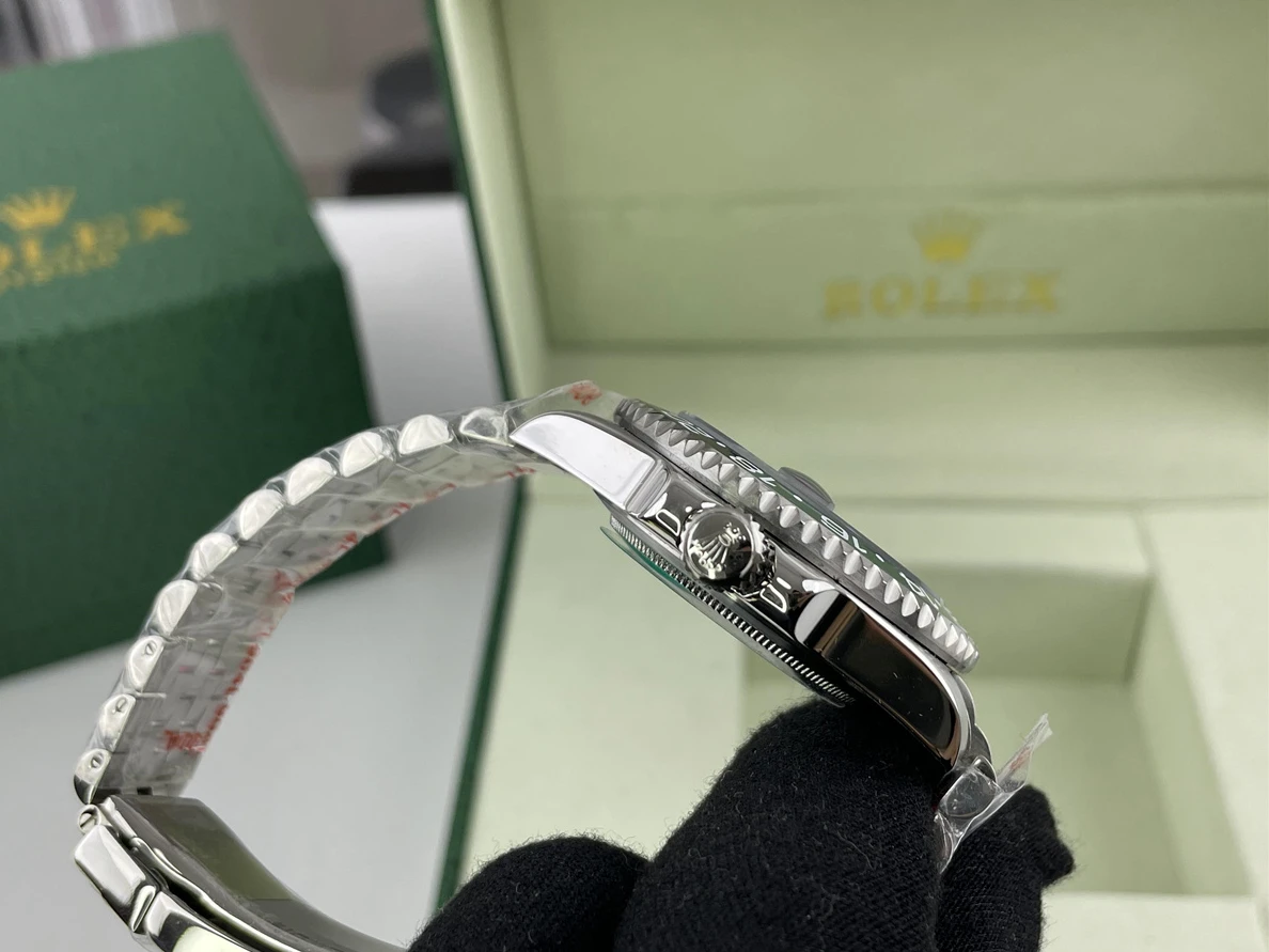 Rolex Oyster Perpetual Date Green Black (41MM) SmartChoice 322