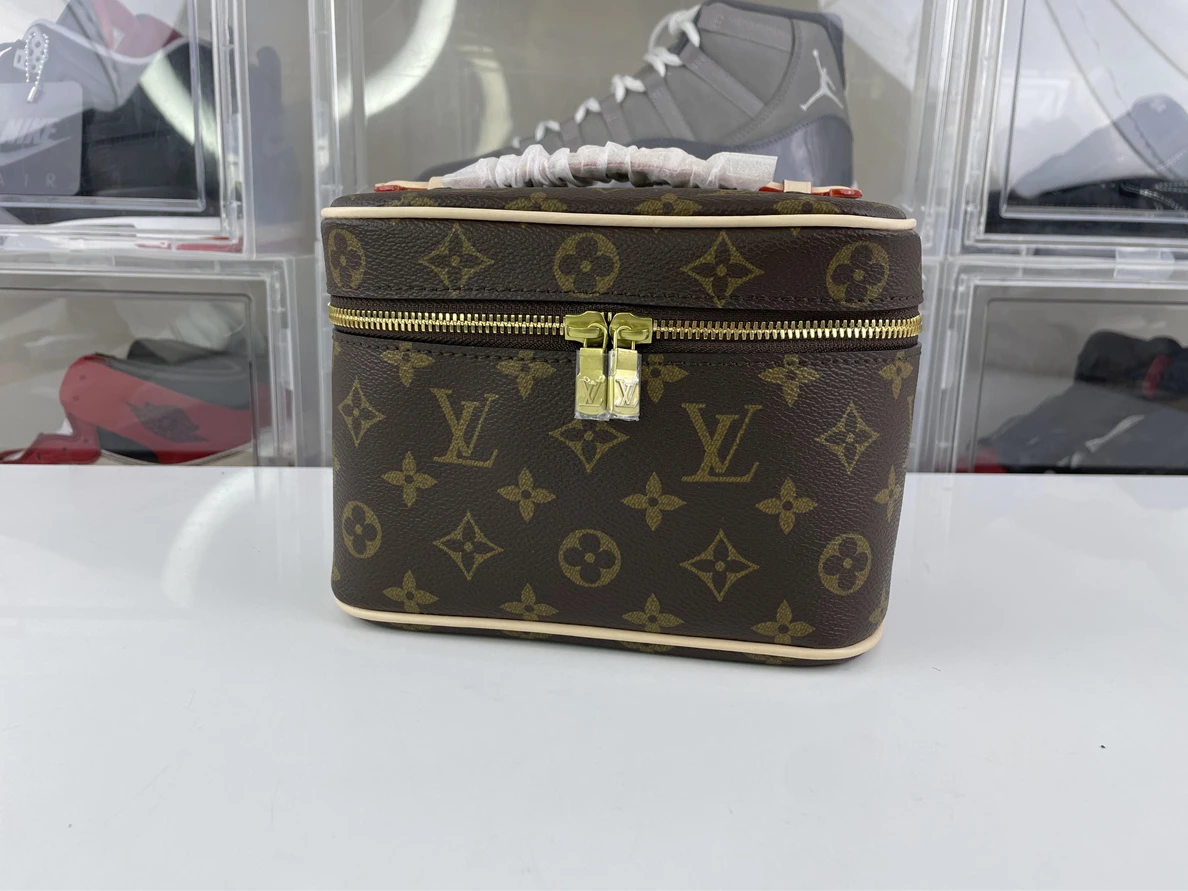SmartChoice 3172 LV Nice Nano Monogram middle size ( 20 x 13.5  x 12 cm) 187
