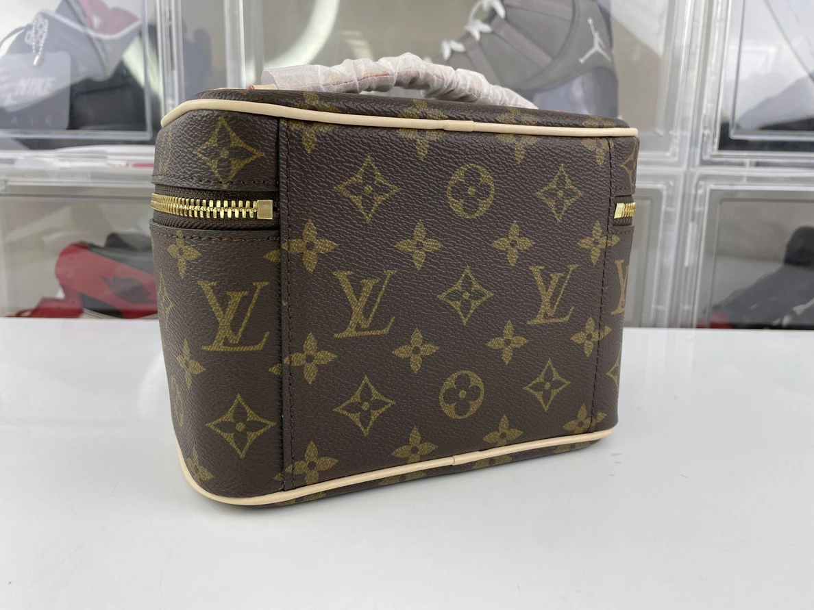 SmartChoice 3172 LV Nice Nano Monogram middle size ( 20 x 13.5  x 12 cm) 187